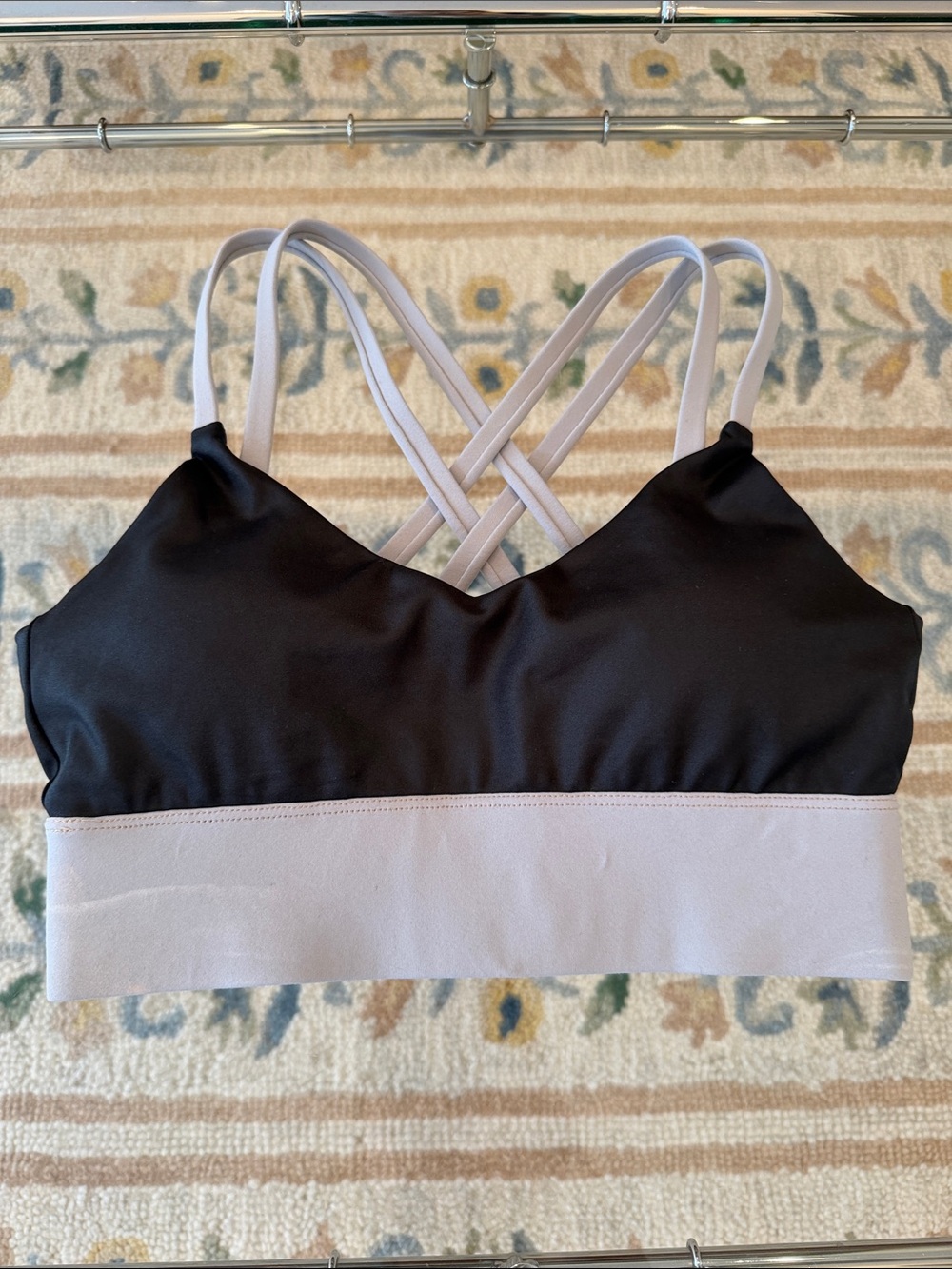 Cross-Back Two-Tone Black sports bra